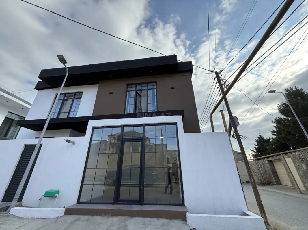 Satılır 5 otaqlı həyət evi 220 m²