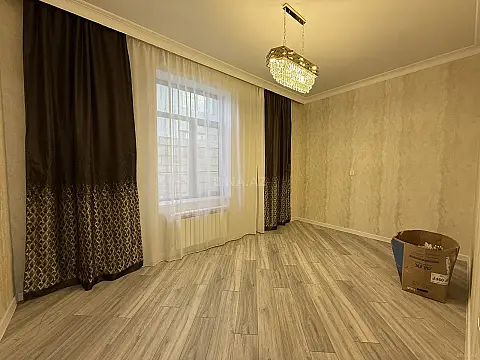 Satılır 5 otaqlı həyət evi 220 m²