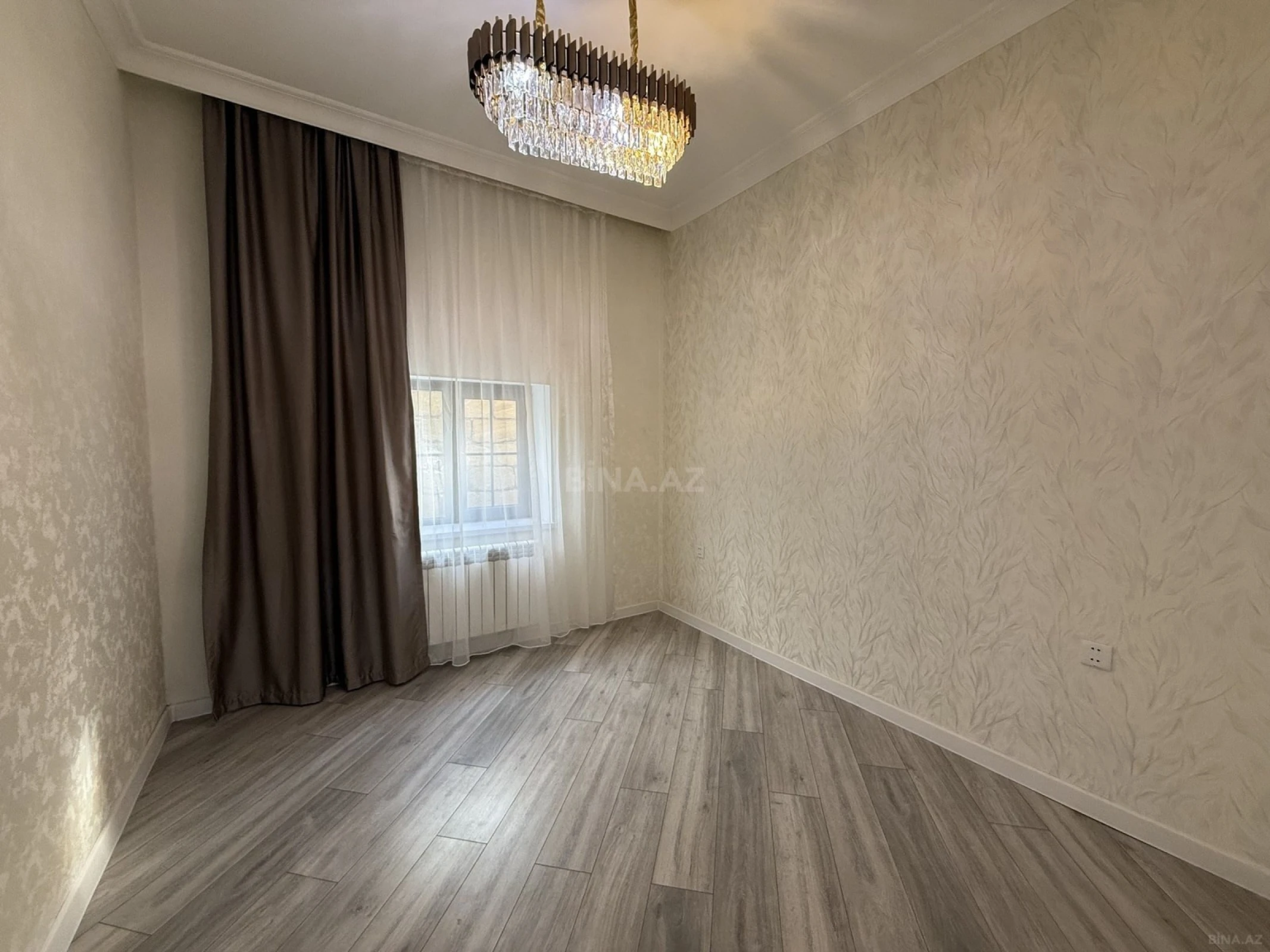Satılır 5 otaqlı həyət evi 220 m²