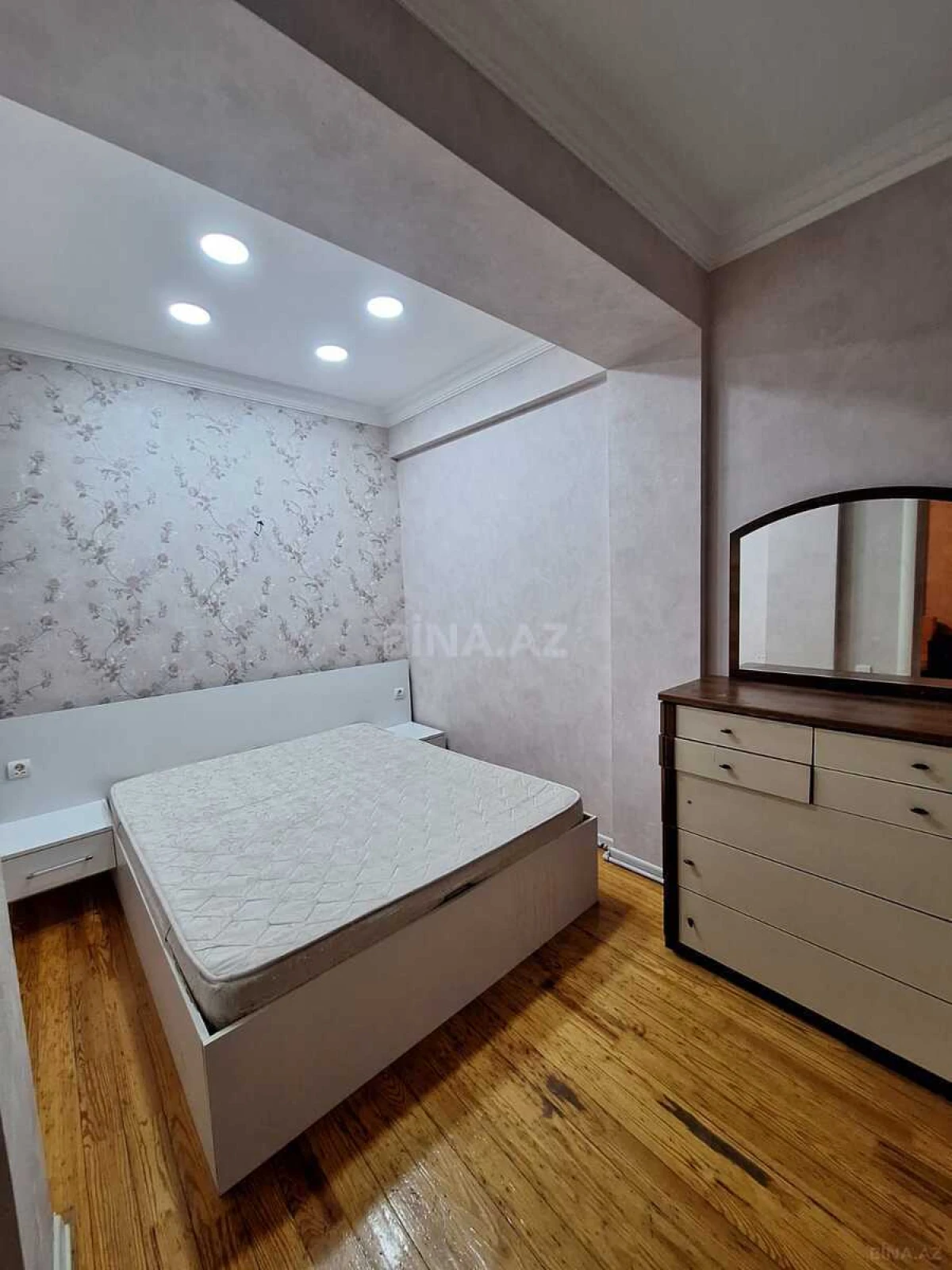 Satılır 2 otaqlı mənzil 50 m²