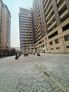 Kirayə verilir 2 otaqlı mənzil 110 m²