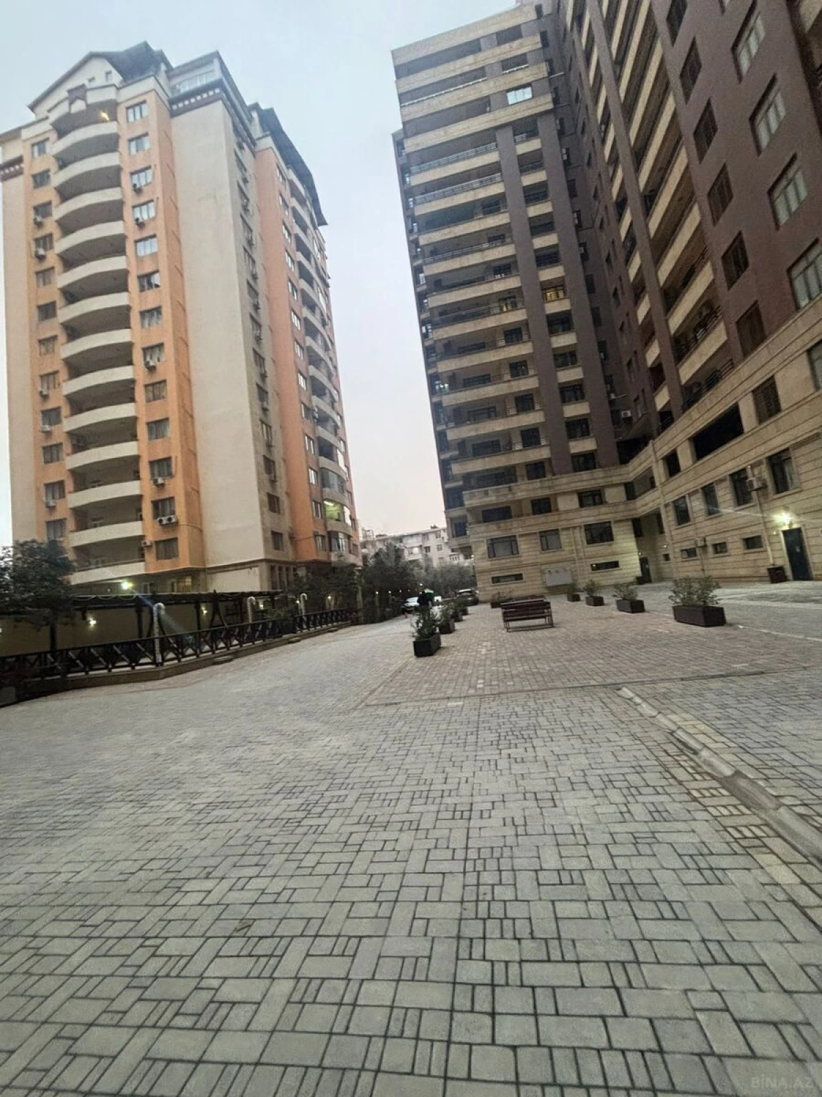 Kirayə verilir 2 otaqlı mənzil 110 m²
