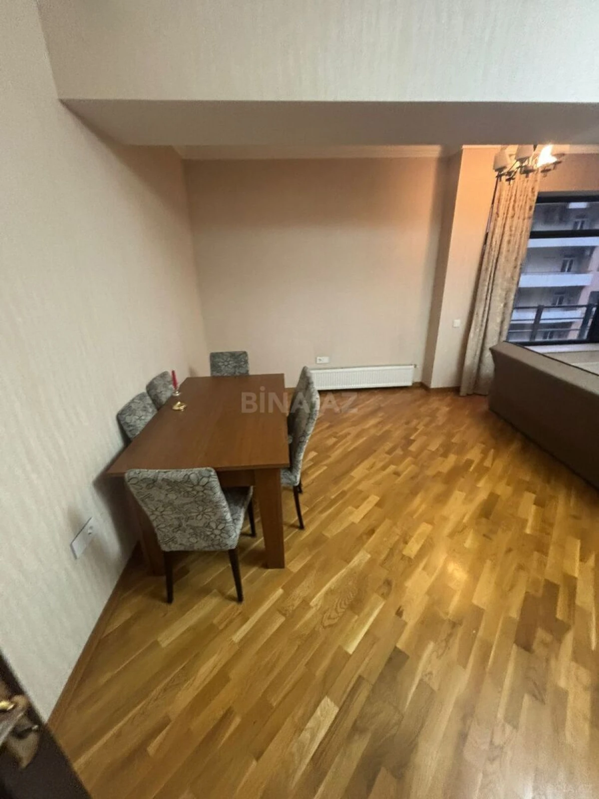 Kirayə verilir 2 otaqlı mənzil 110 m²