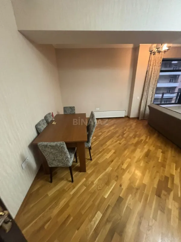 Kirayə verilir 2 otaqlı mənzil 110 m²