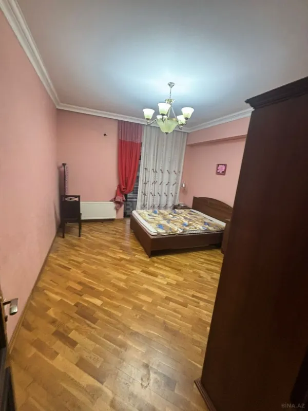 Kirayə verilir 2 otaqlı mənzil 110 m²