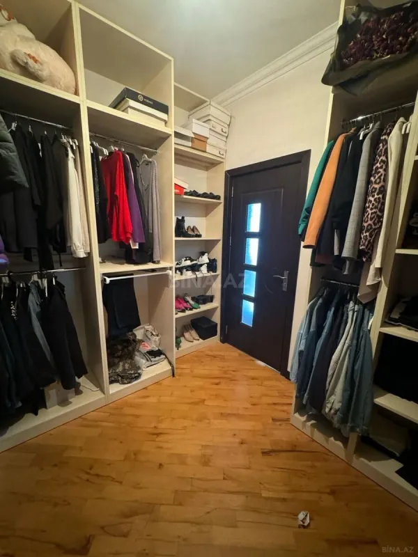 Satılır 5 otaqlı həyət evi 200 m²