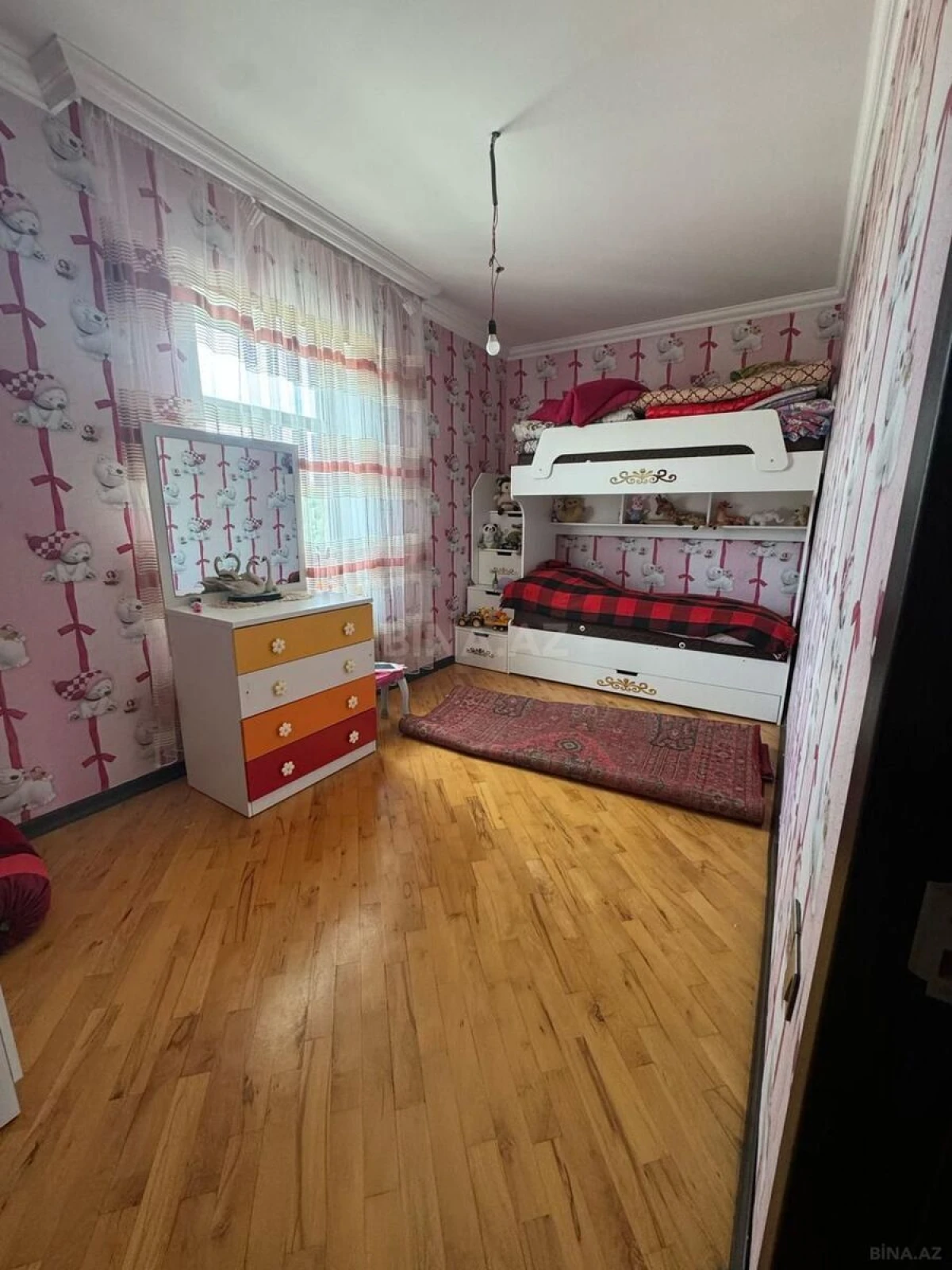 Satılır 5 otaqlı həyət evi 200 m²