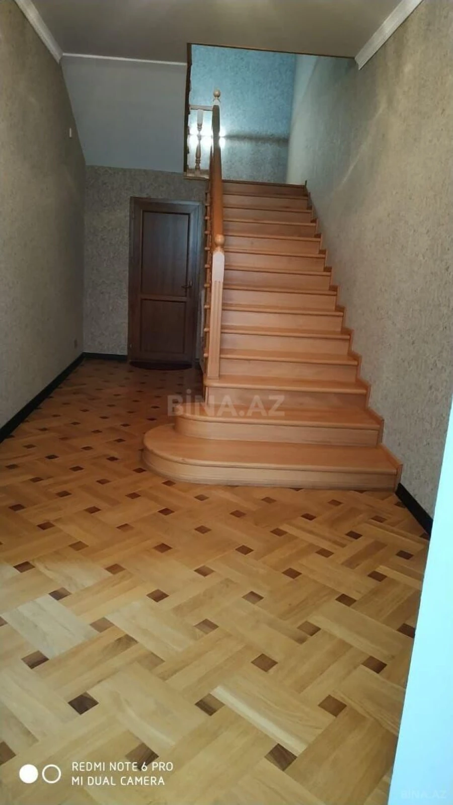 Satılır 5 otaqlı həyət evi 200 m²
