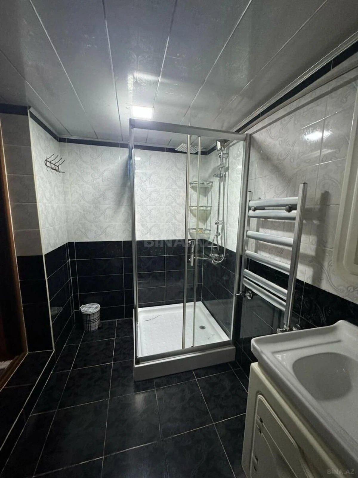 Satılır 5 otaqlı həyət evi 200 m²