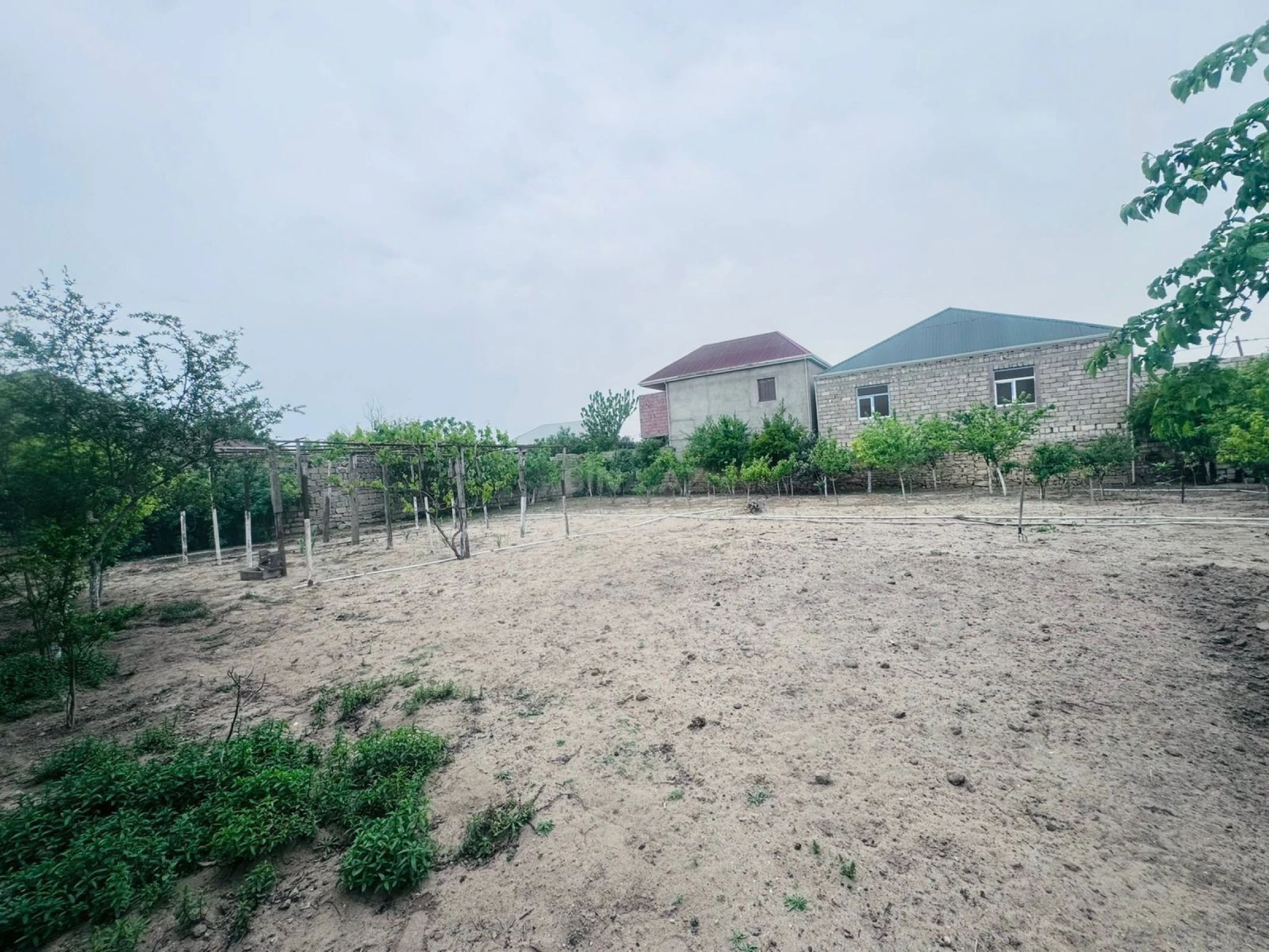 Satılır 5 otaqlı həyət evi 200 m²