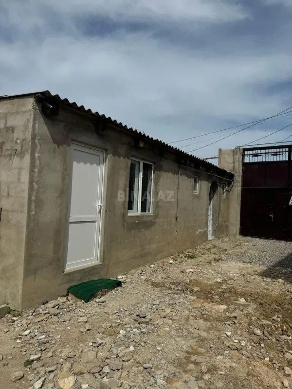 Satılır 5 otaqlı həyət evi 200 m²