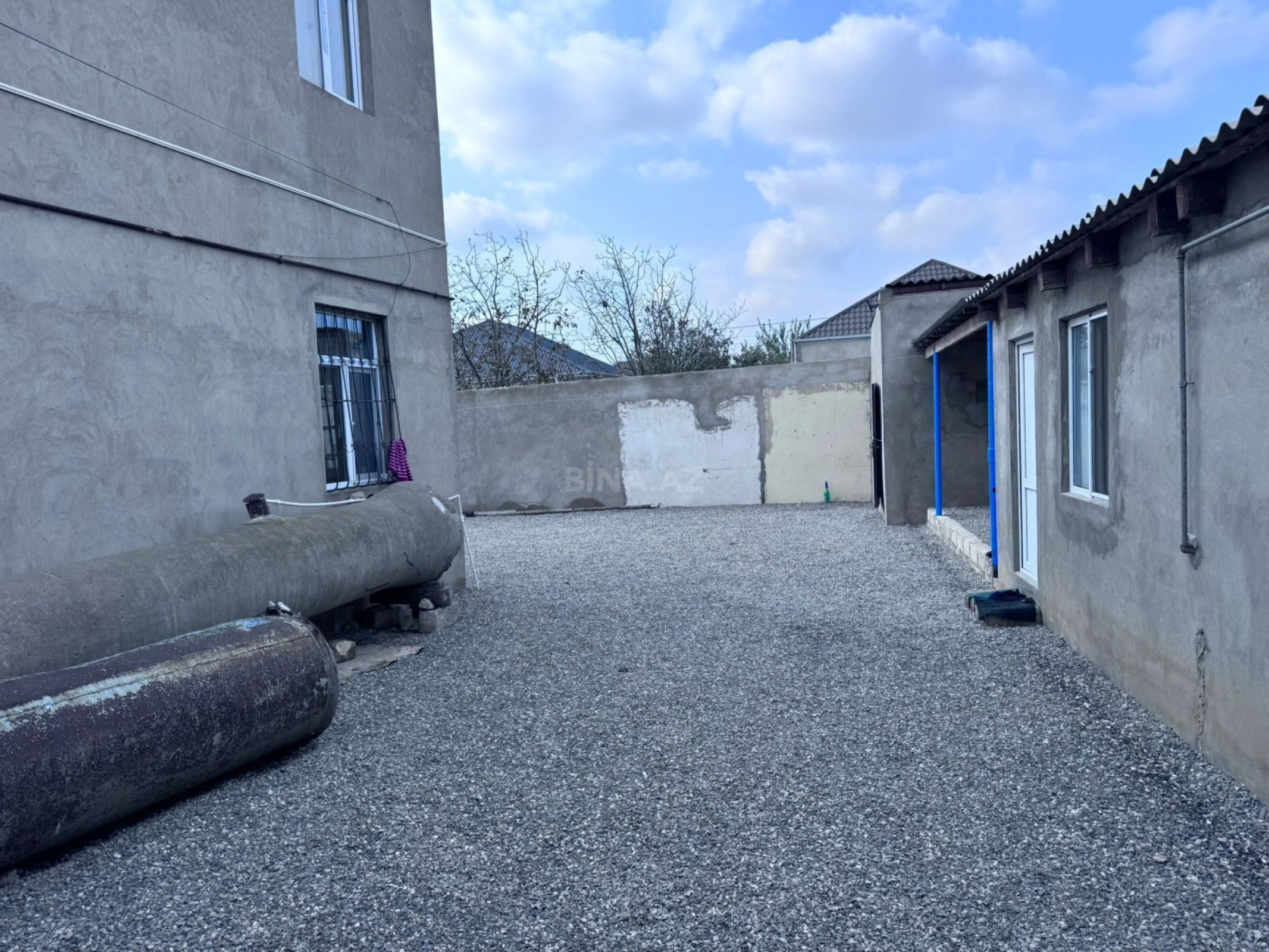 Satılır 5 otaqlı həyət evi 200 m²