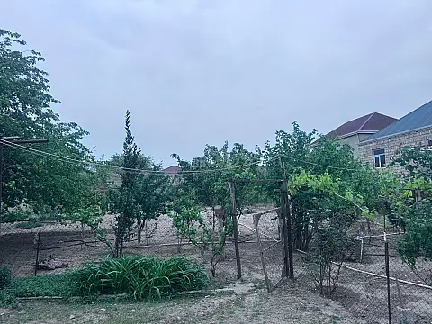 Satılır 5 otaqlı həyət evi 200 m²