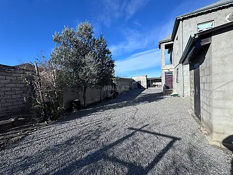 Satılır 5 otaqlı həyət evi 200 m²