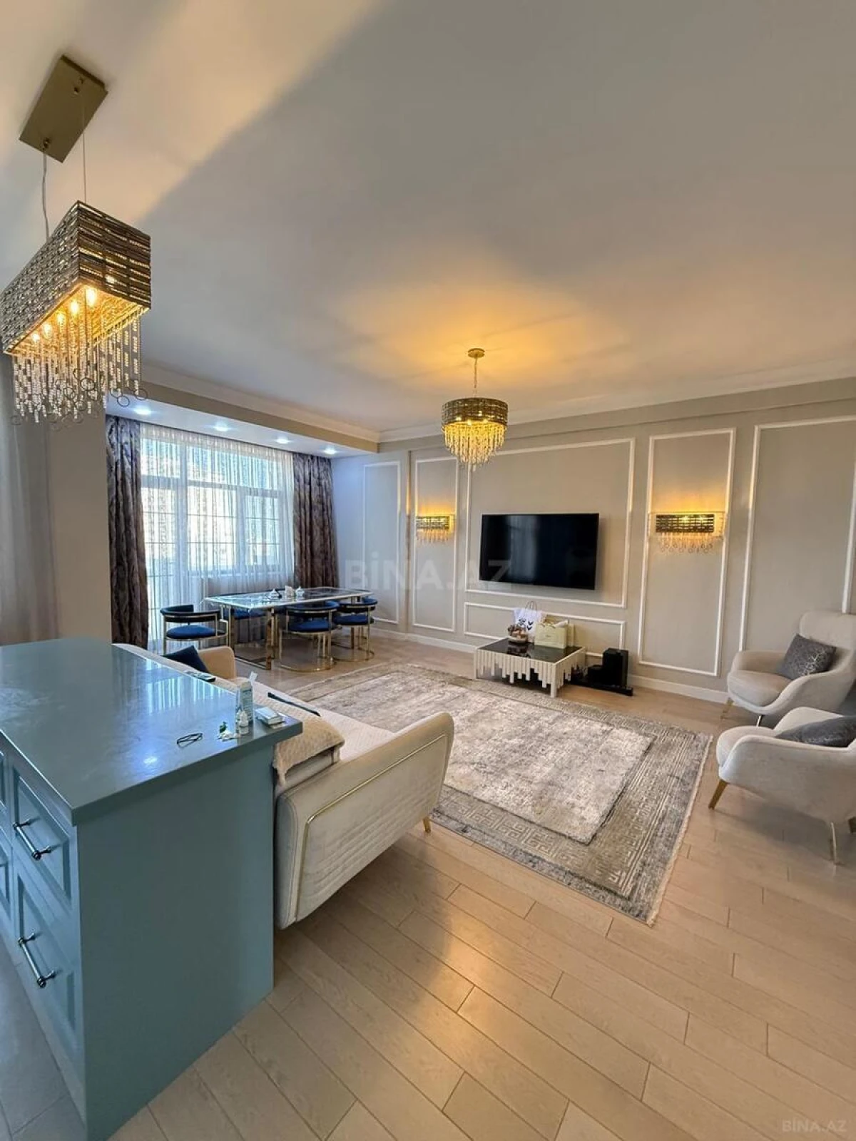 Satılır 3 otaqlı mənzil 141 m²