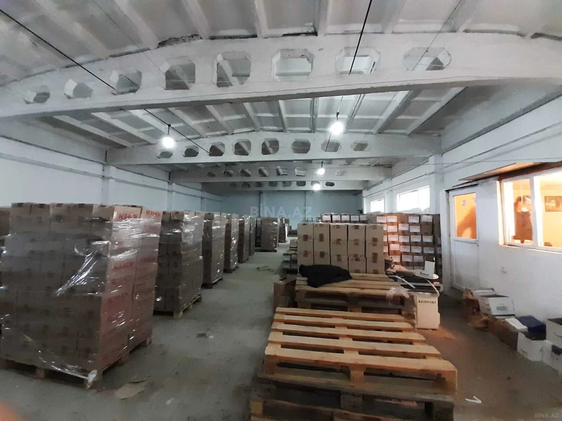 Kirayə verilir obyekt 324 m²