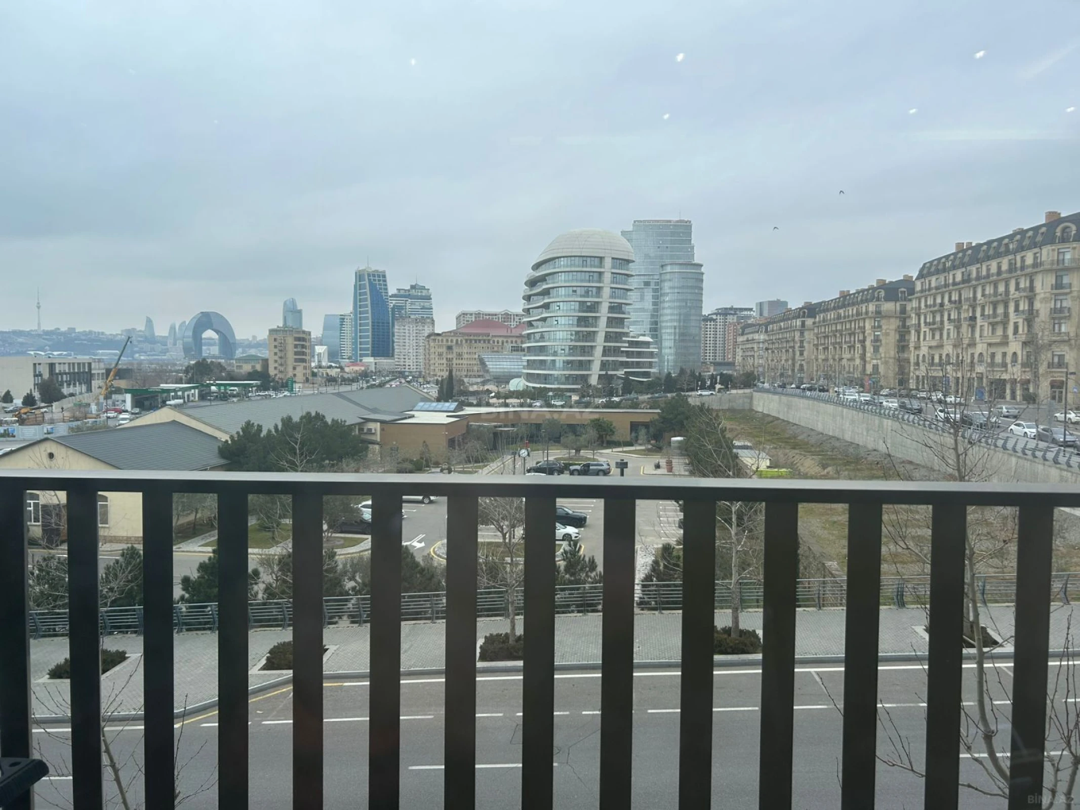 Kirayə verilir 2 otaqlı ofis 150 m²