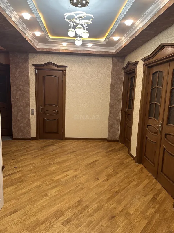 Kirayə verilir 3 otaqlı mənzil 140 m²