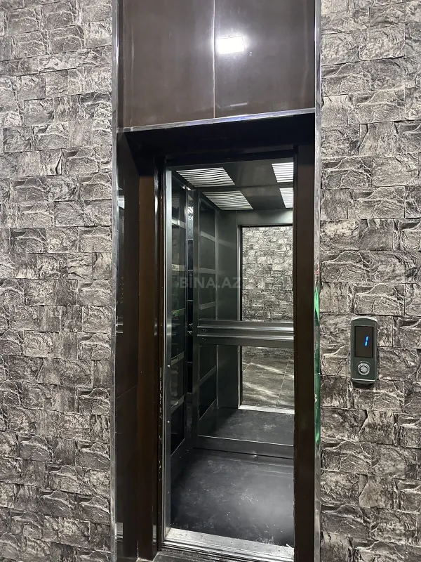 Kirayə verilir 3 otaqlı mənzil 140 m²