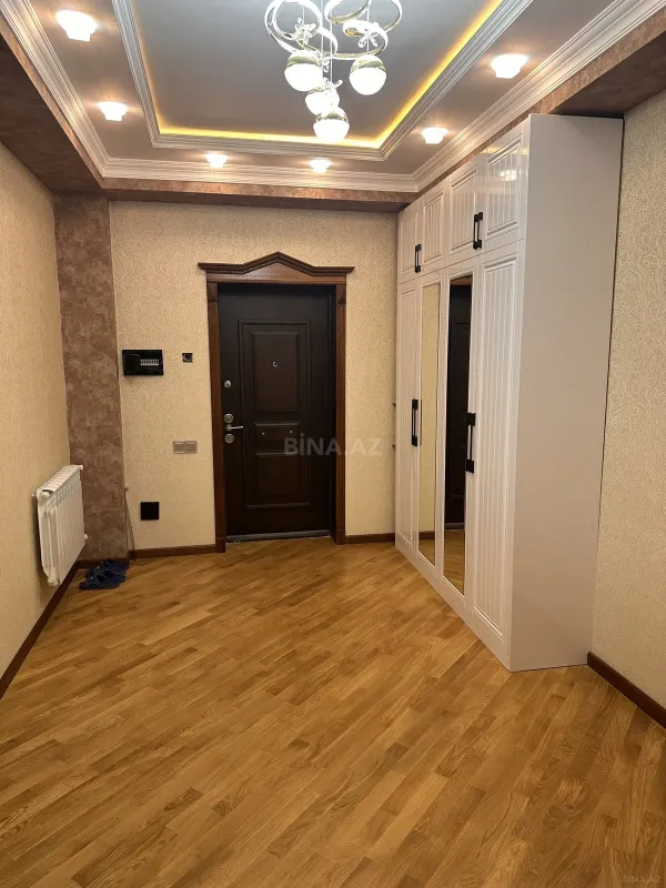 Kirayə verilir 3 otaqlı mənzil 140 m²