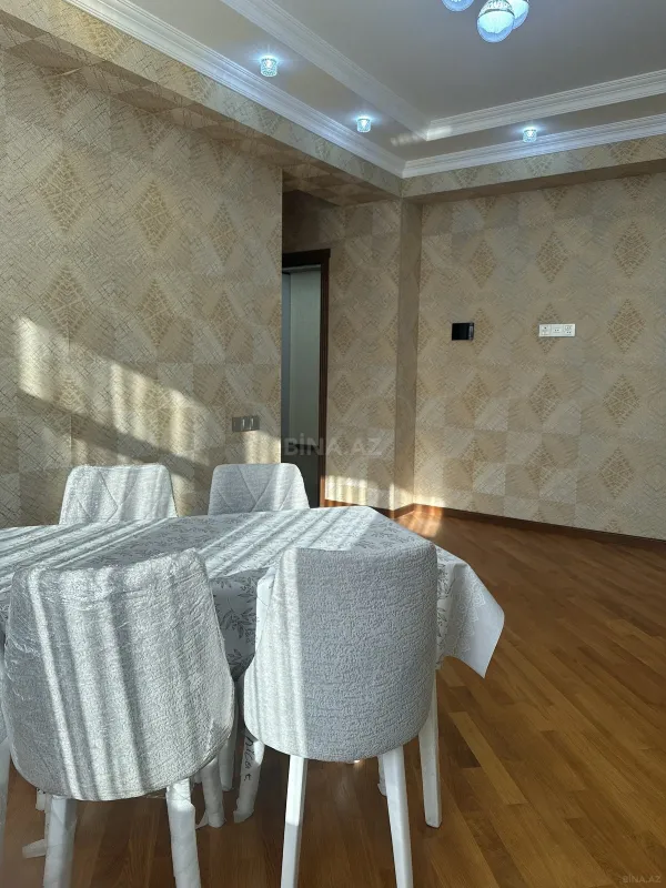 Kirayə verilir 3 otaqlı mənzil 140 m²