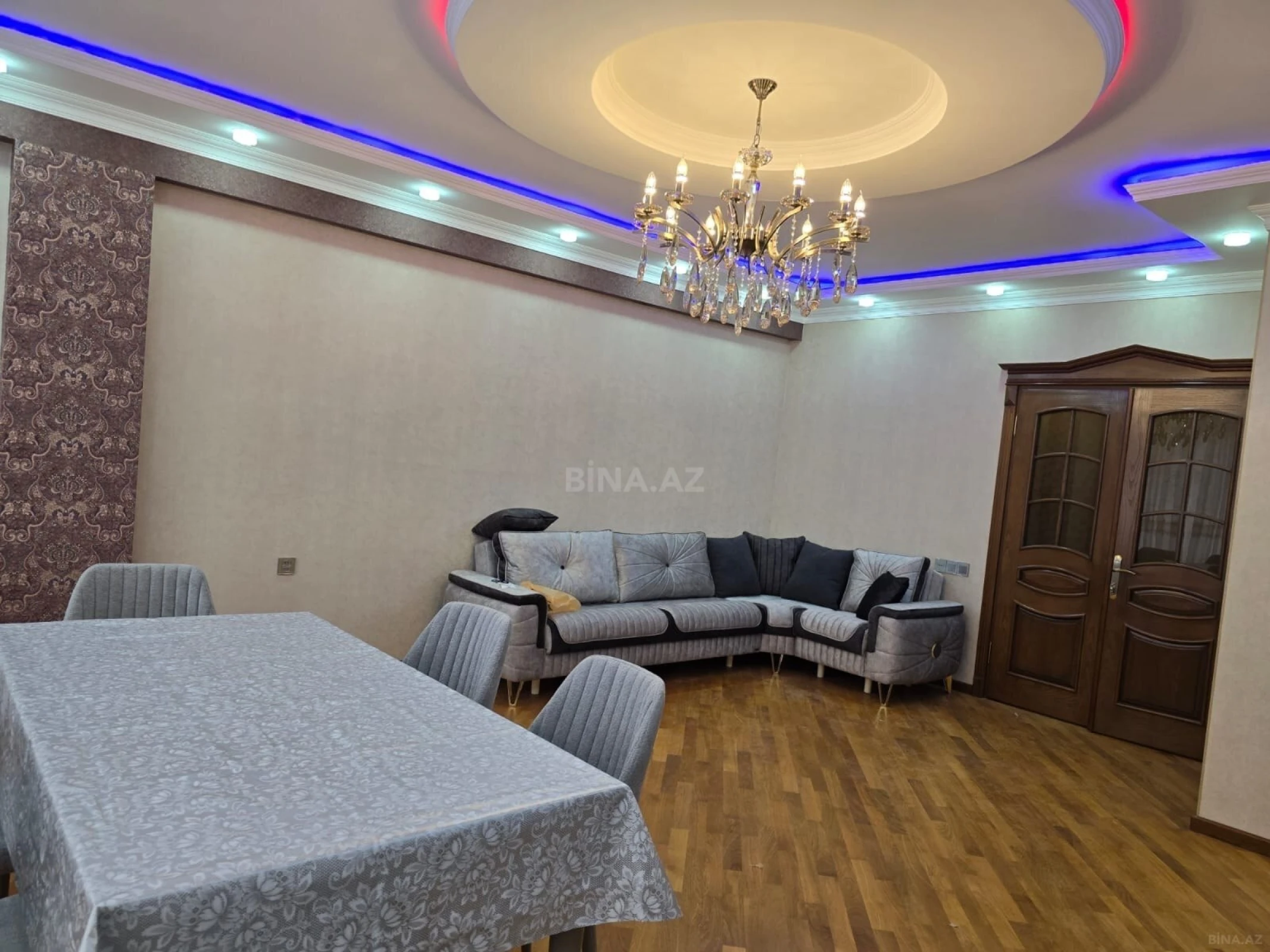 Kirayə verilir 3 otaqlı mənzil 140 m²