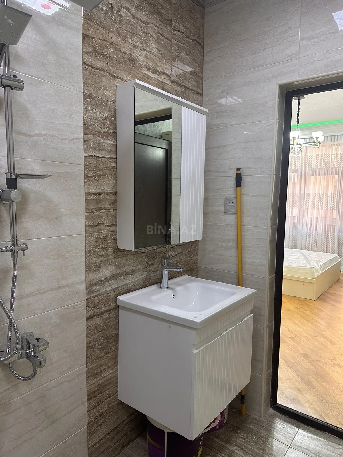 Kirayə verilir 3 otaqlı mənzil 140 m²