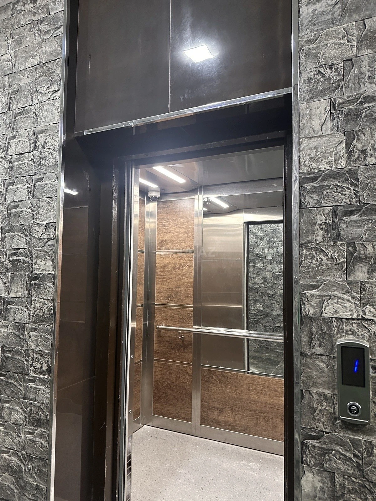 Kirayə verilir 3 otaqlı mənzil 140 m²