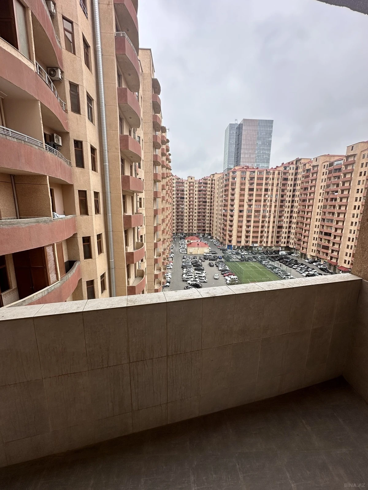 Kirayə verilir 3 otaqlı mənzil 140 m²