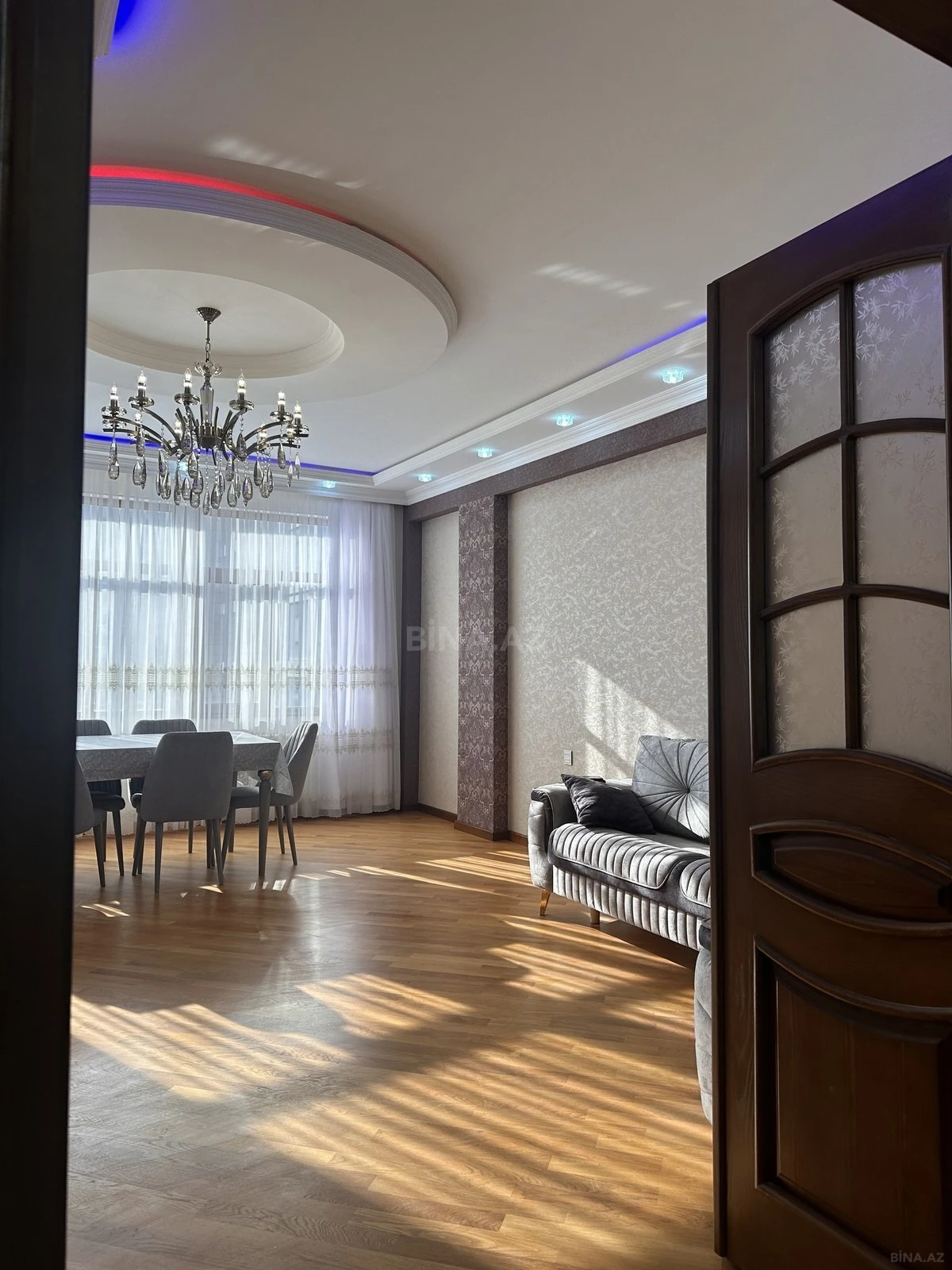 Kirayə verilir 3 otaqlı mənzil 140 m²