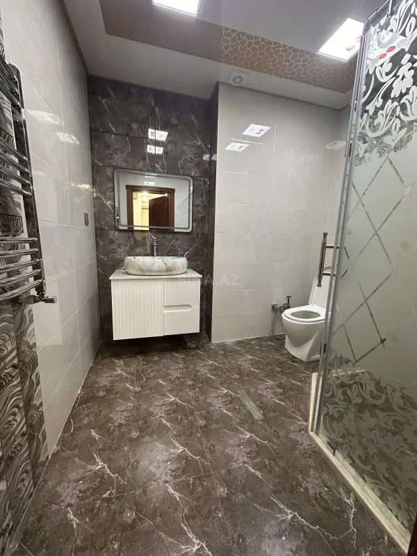 Kirayə verilir 3 otaqlı mənzil 140 m²