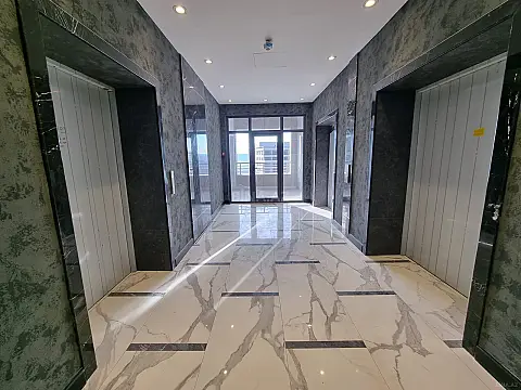 Satılır 3 otaqlı mənzil 163 m²