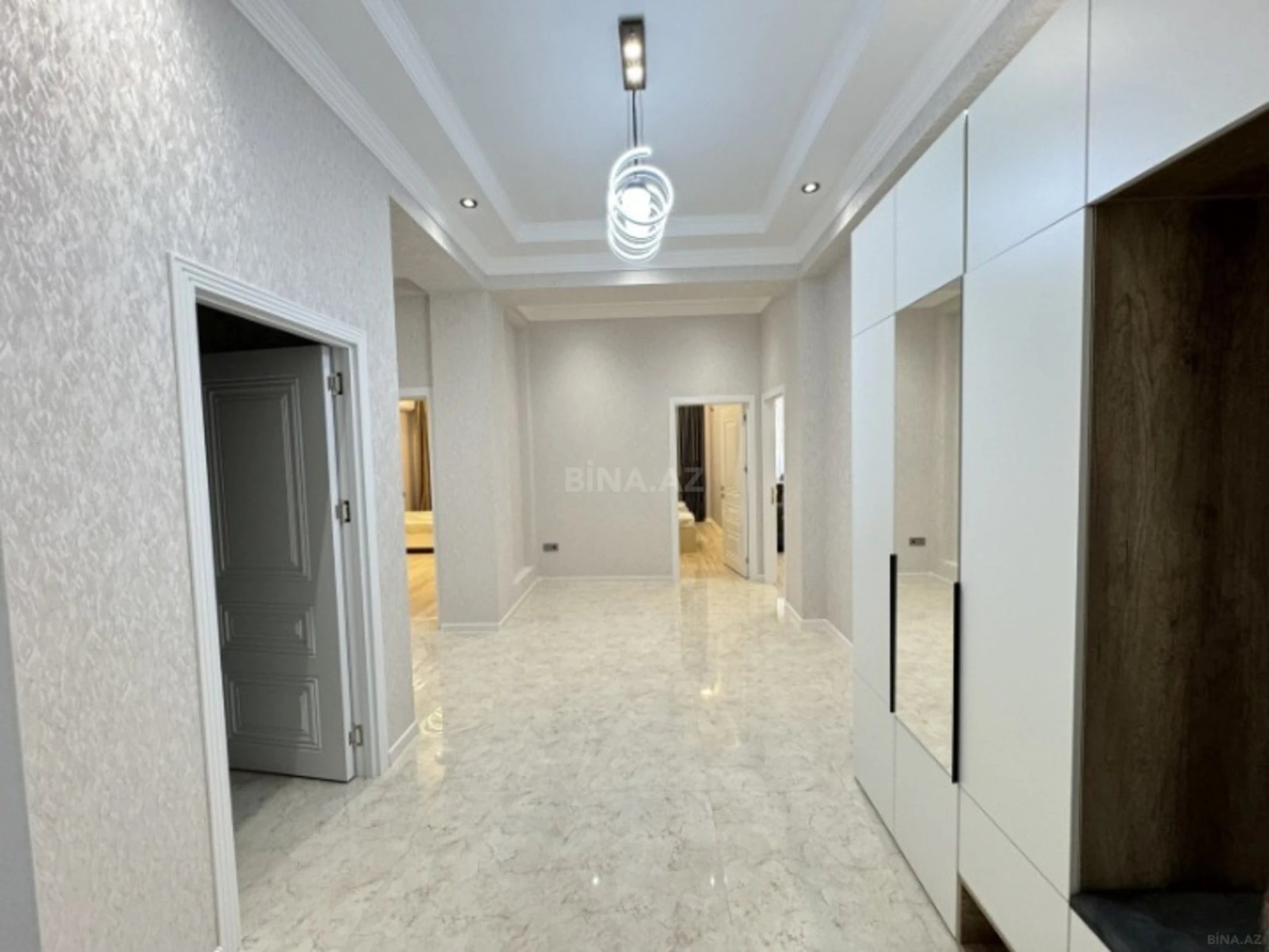 Kirayə verilir 3 otaqlı mənzil 97 m²