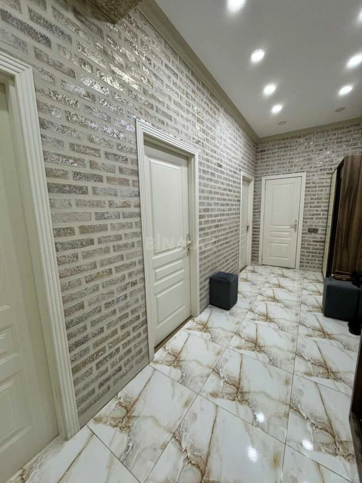 Satılır 2 otaqlı mənzil 85 m²