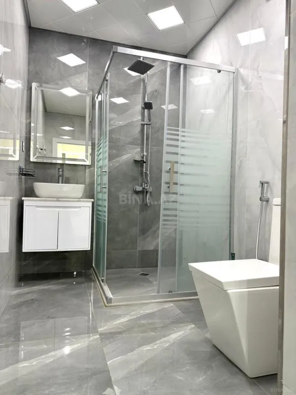 Kirayə verilir 2 otaqlı mənzil 77 m²