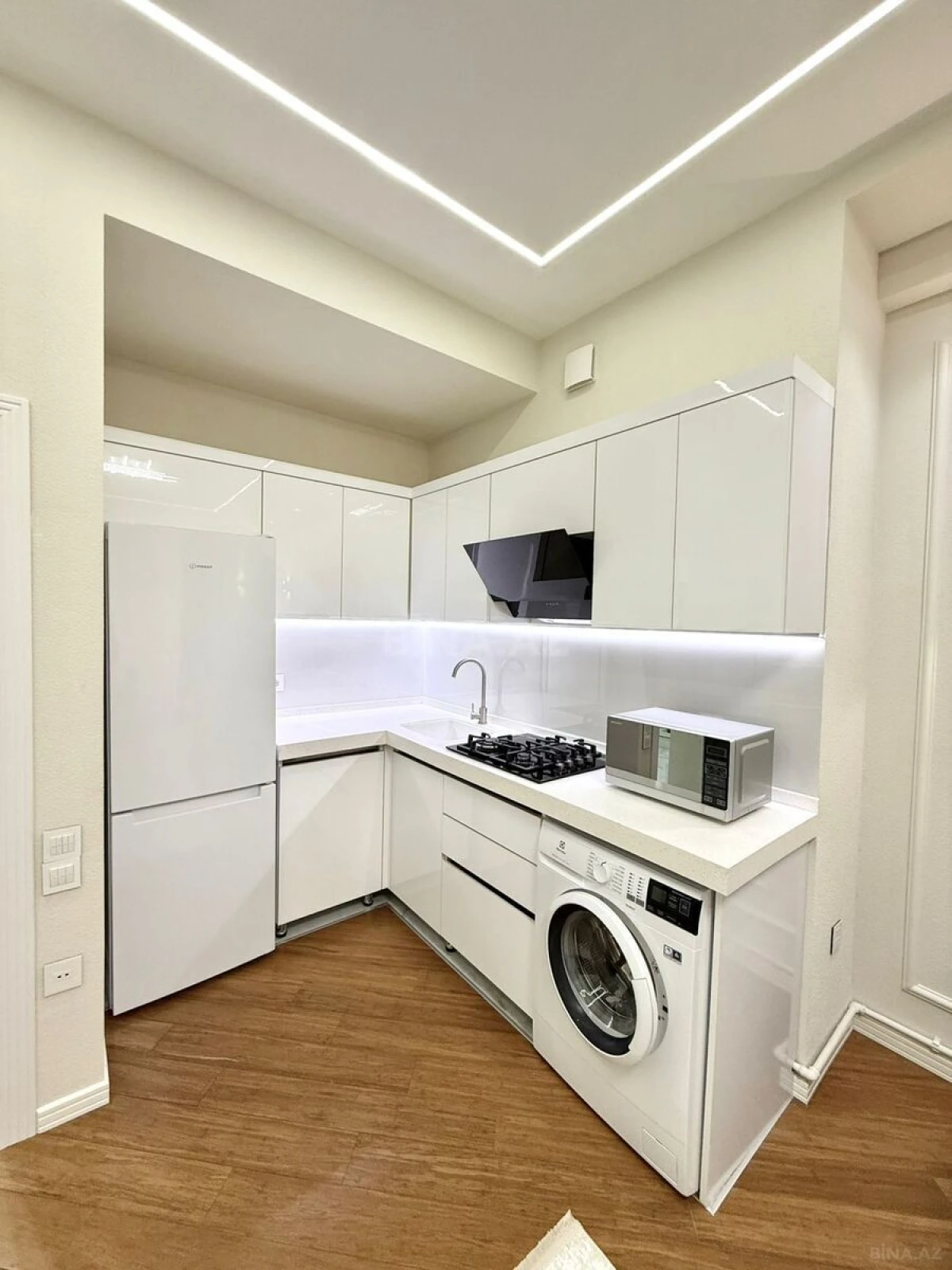 Kirayə verilir 2 otaqlı mənzil 77 m²