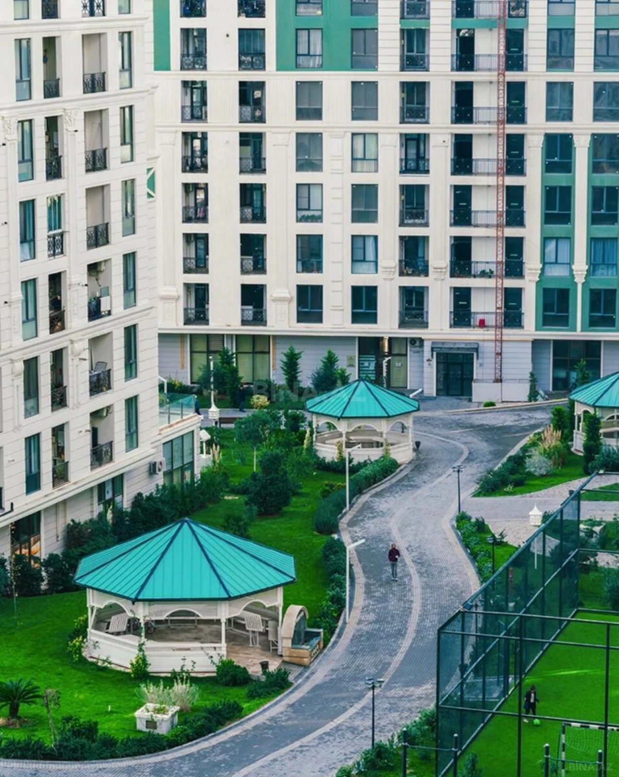 Satılır 4 otaqlı mənzil 220 m²