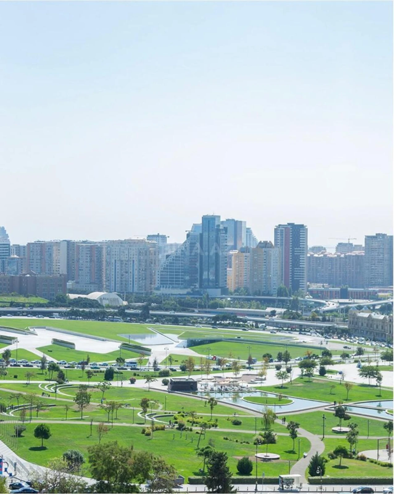 Satılır 4 otaqlı mənzil 220 m²