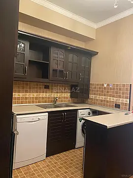 Kirayə verilir 2 otaqlı mənzil 102 m²