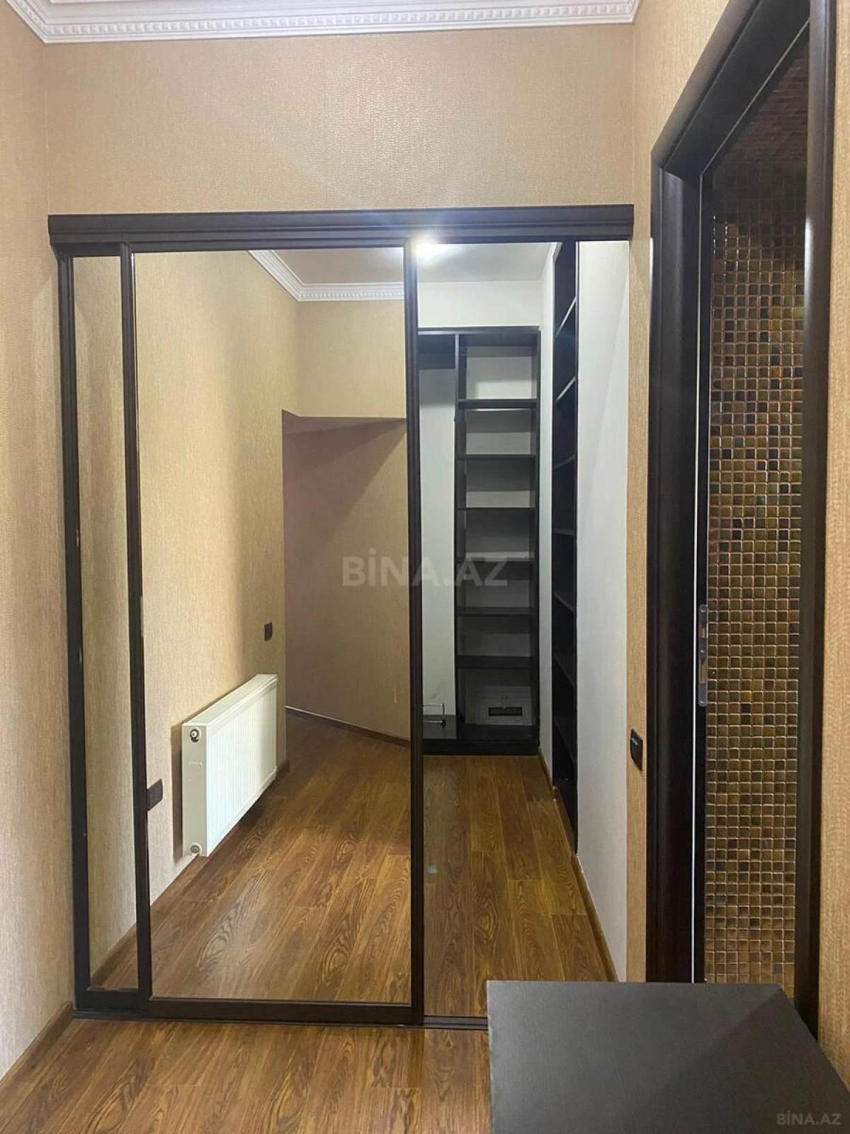 Kirayə verilir 2 otaqlı mənzil 102 m²