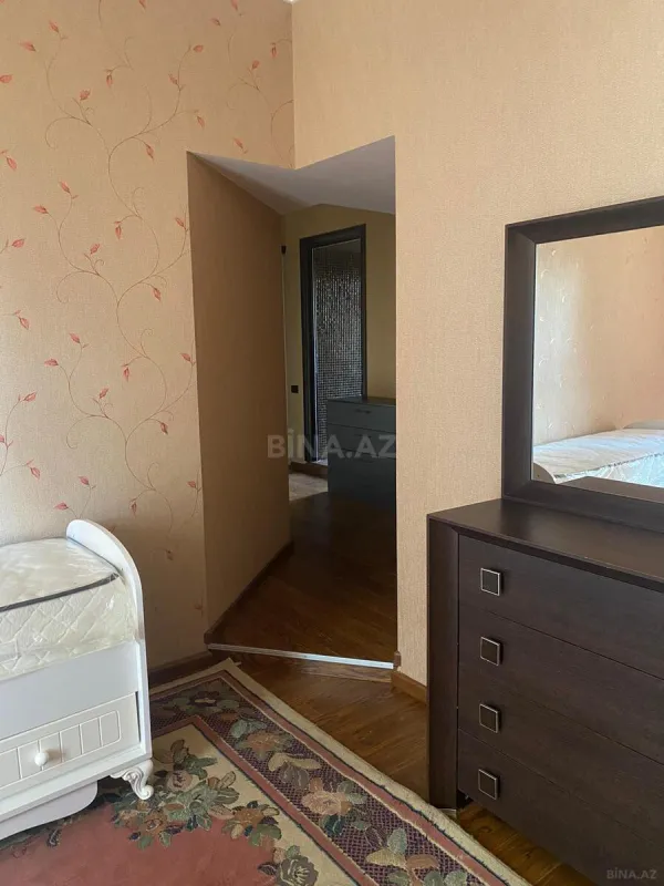 Kirayə verilir 2 otaqlı mənzil 102 m²
