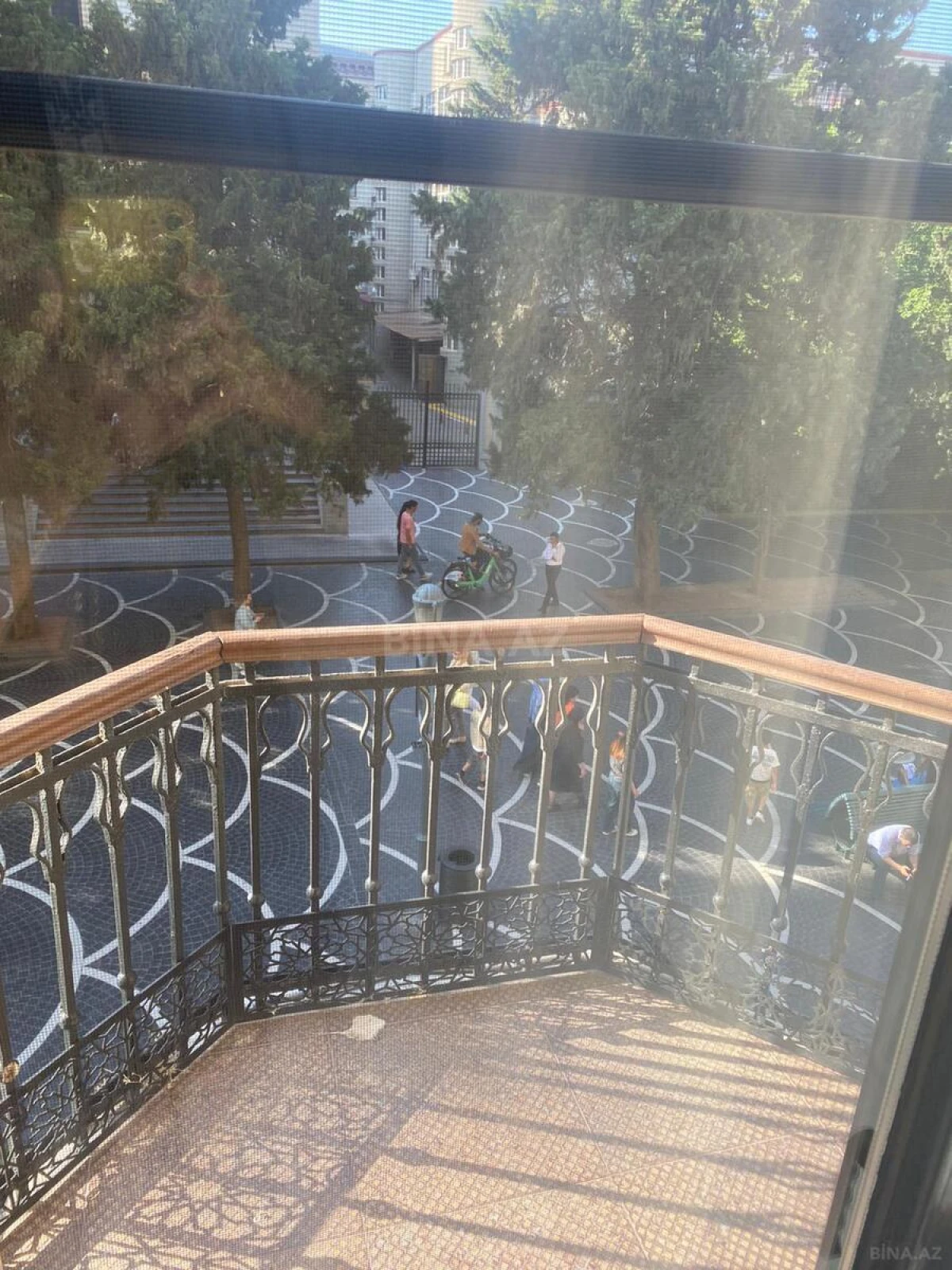 Kirayə verilir 2 otaqlı mənzil 102 m²