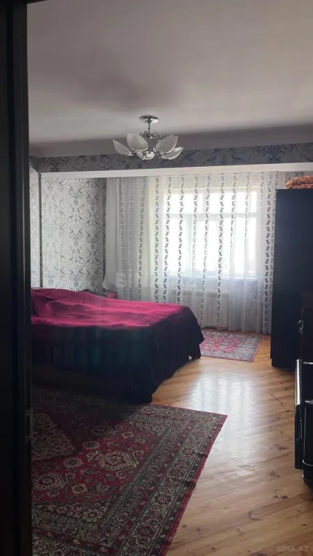 Satılır 3 otaqlı mənzil 150 m²
