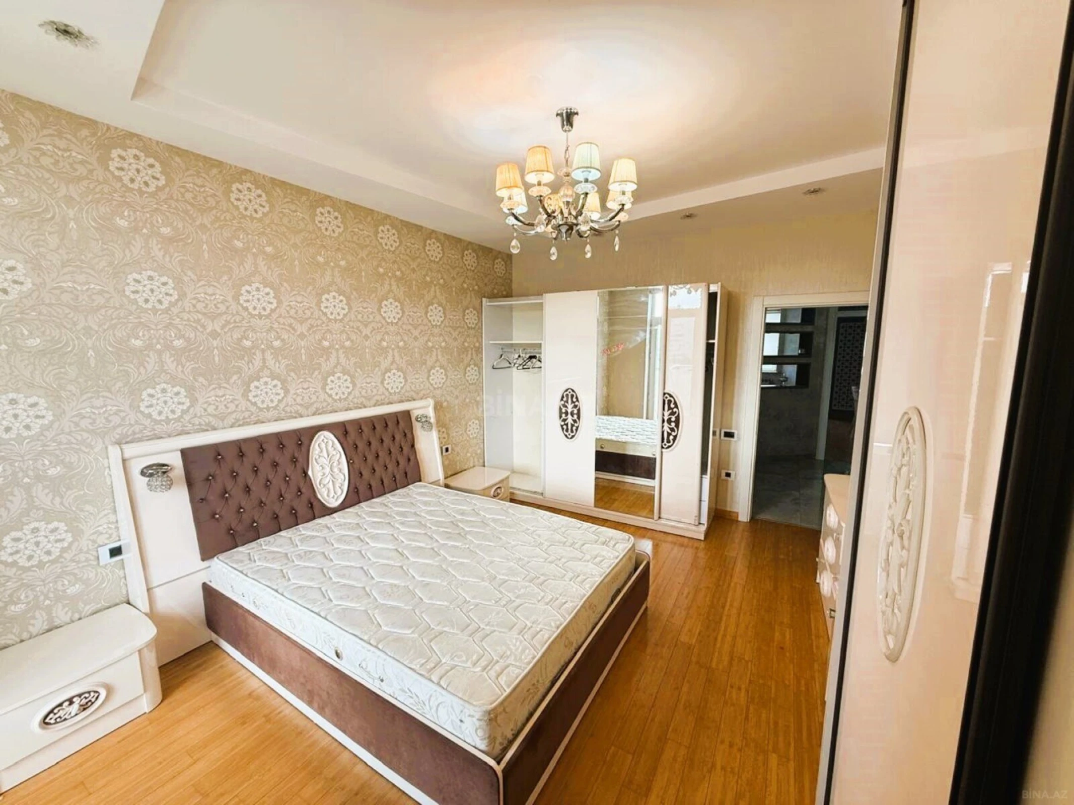 Kirayə verilir 2 otaqlı mənzil 82 m²