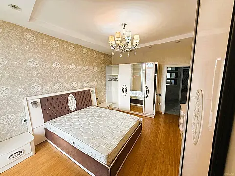 Kirayə verilir 2 otaqlı mənzil 82 m²