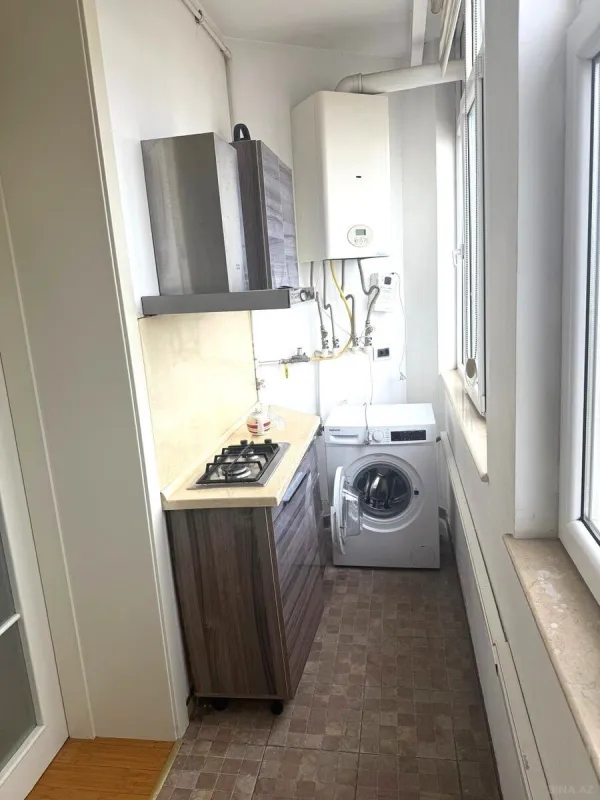 Kirayə verilir 2 otaqlı mənzil 82 m²