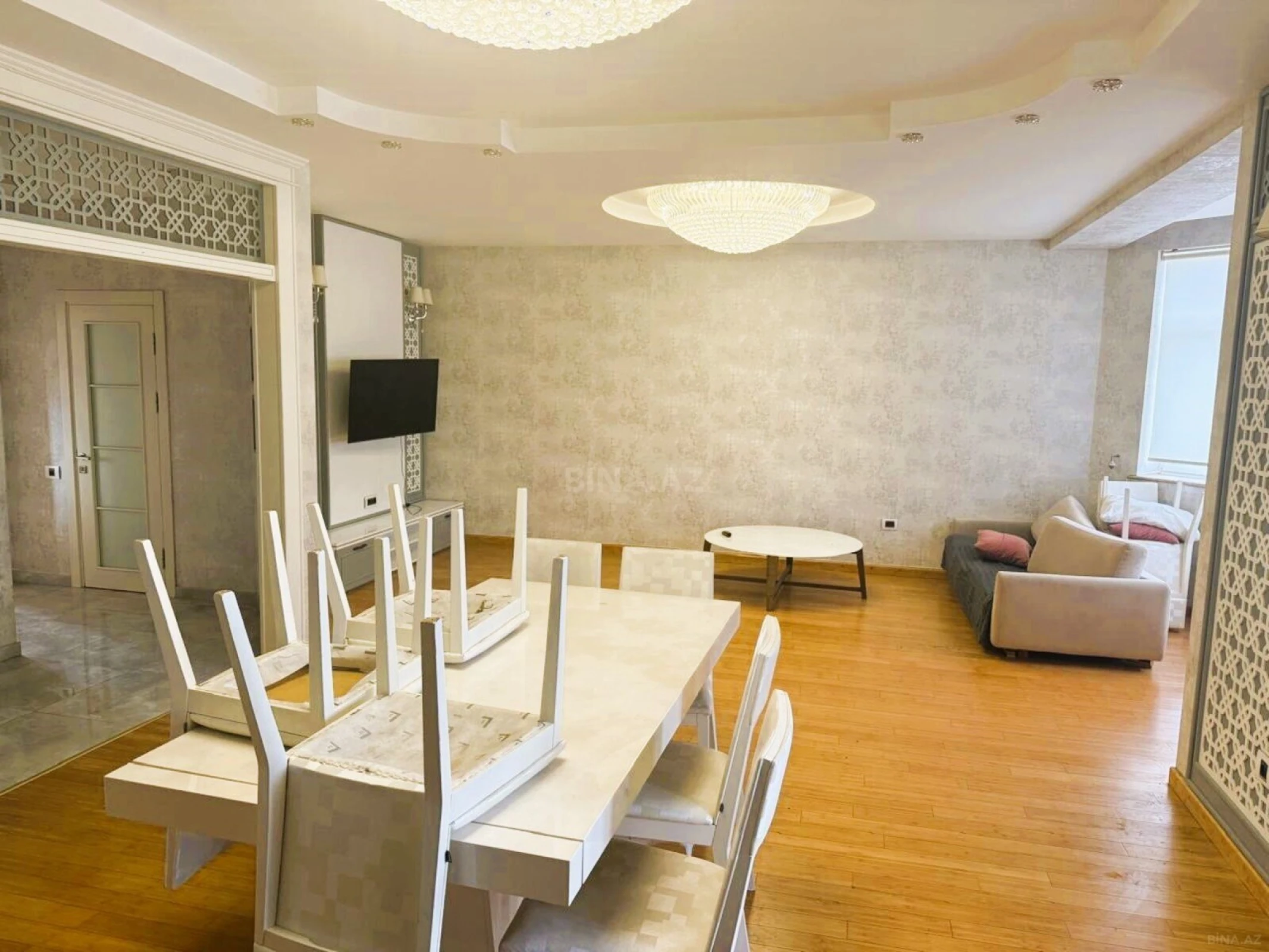 Kirayə verilir 2 otaqlı mənzil 82 m²