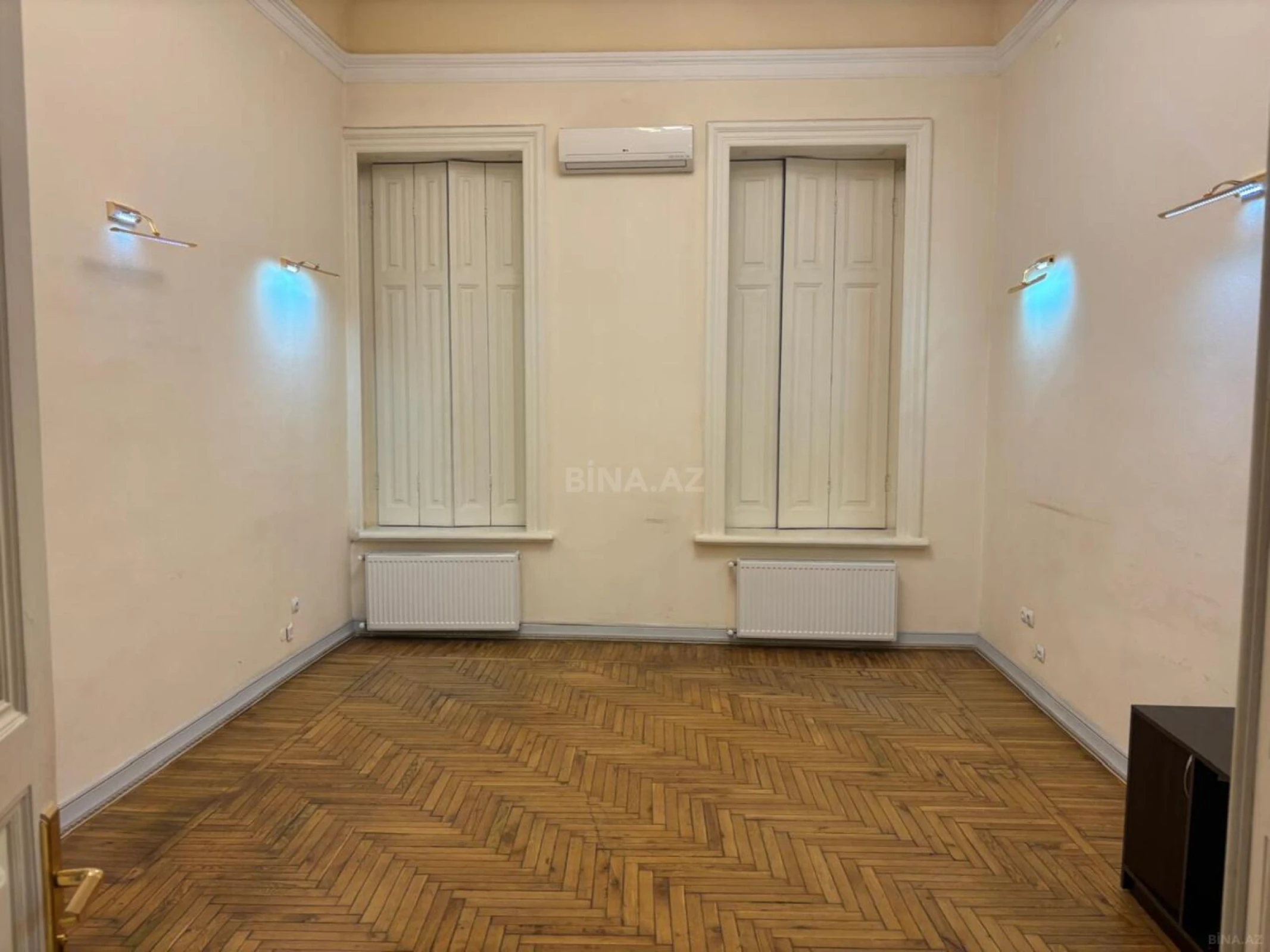 Kirayə verilir obyekt 365 m²