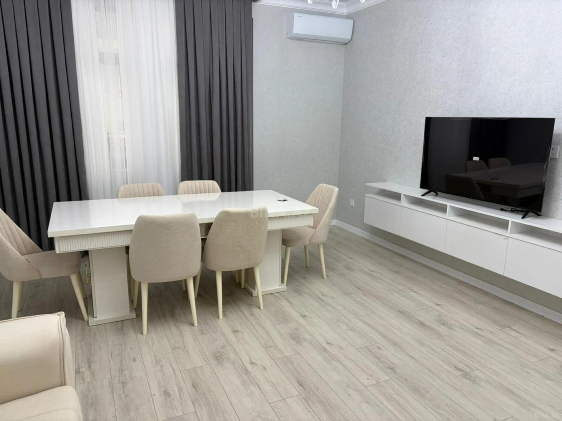 Kirayə verilir 3 otaqlı mənzil 145 m²