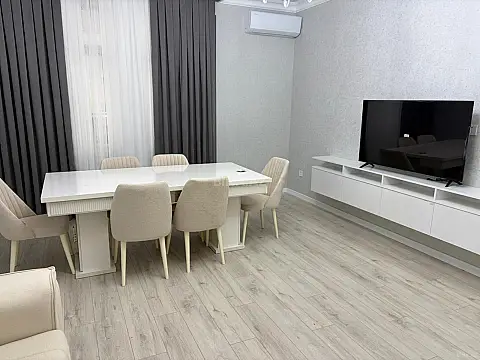 Kirayə verilir 3 otaqlı mənzil 145 m²